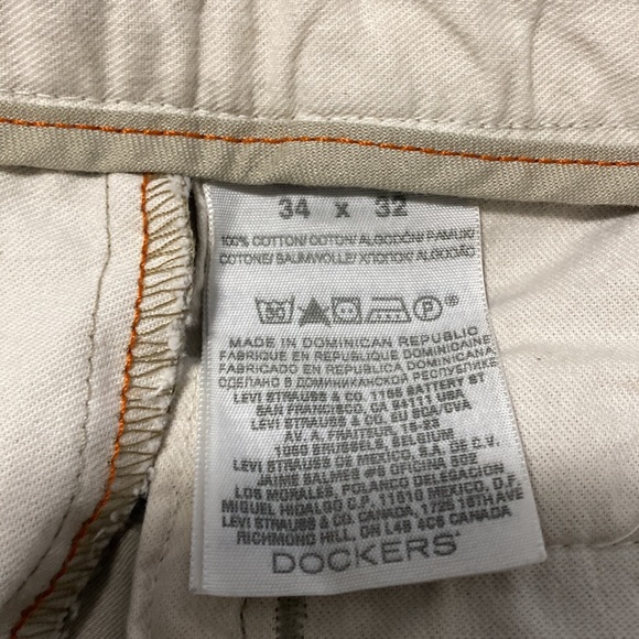 Dockers Classic Fit Chino - Picture 6 of 6